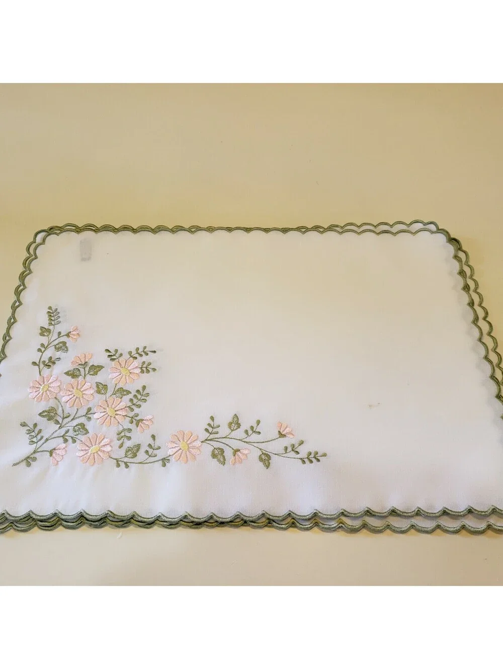 Embroidered Placemats Qty 5 Guy Peixoto Portugal Pink Daisies Scalloped Edge